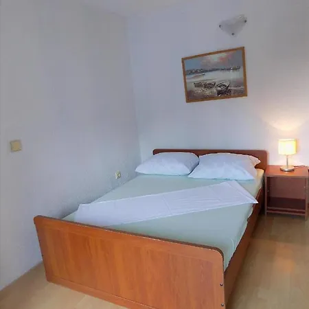 10 Apartment